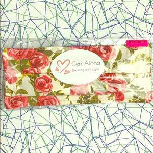 B118 #1 Red Roses Pattern Face Mask